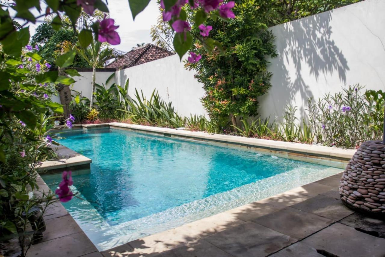 Dhm Surf Villa Kuta  Luaran gambar