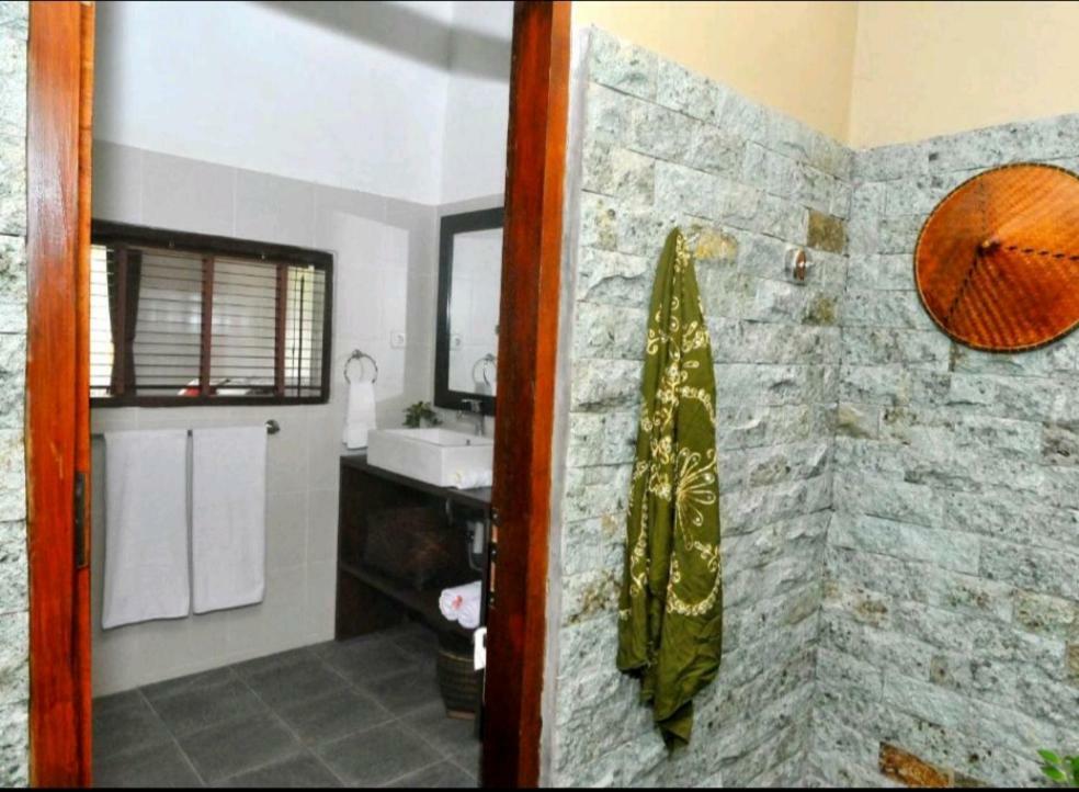 Dhm Surf Villa Kuta  Luaran gambar